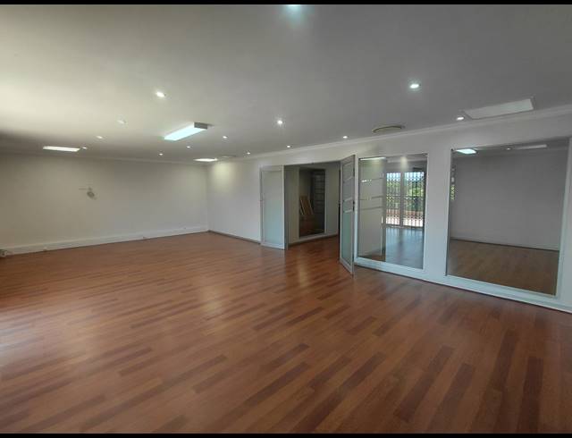 118M² OFFICE TO LET IN FOURWAYS
